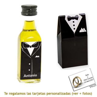 Botellita de Aceite de Oliva con etiqueta de novio y una original caja a juego